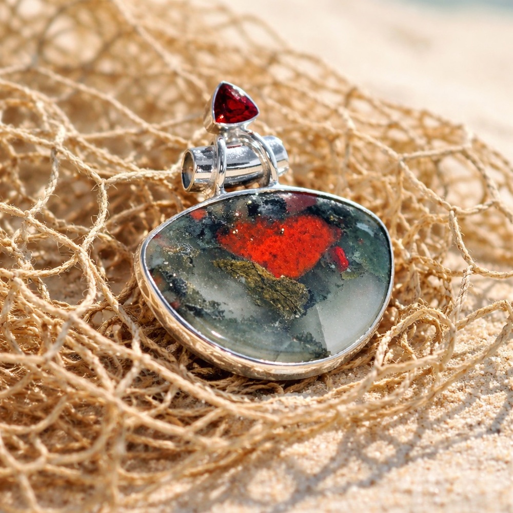 Bloodstone & Garnet Necklace - Picture 4 of 13